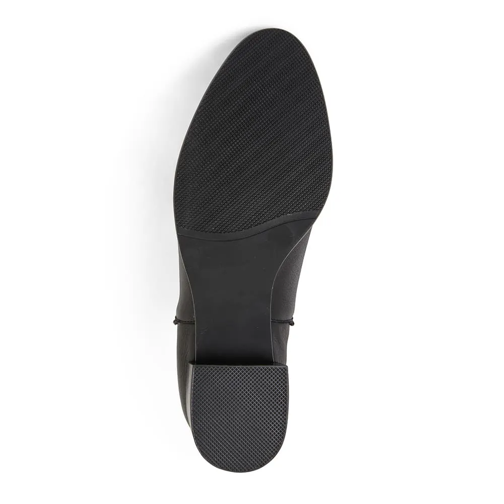 Astor Boot in Black Leather