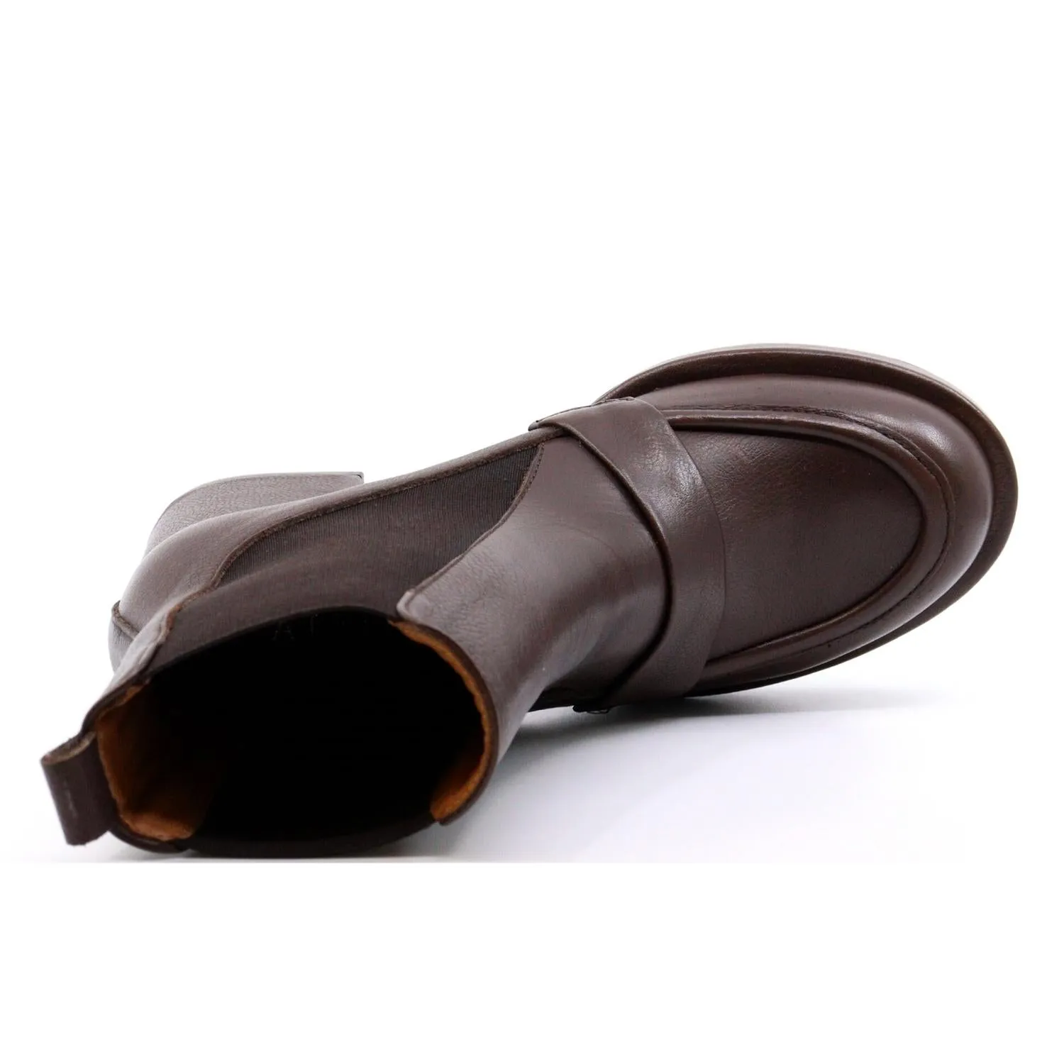 Dalton Heeled Boot In Brown