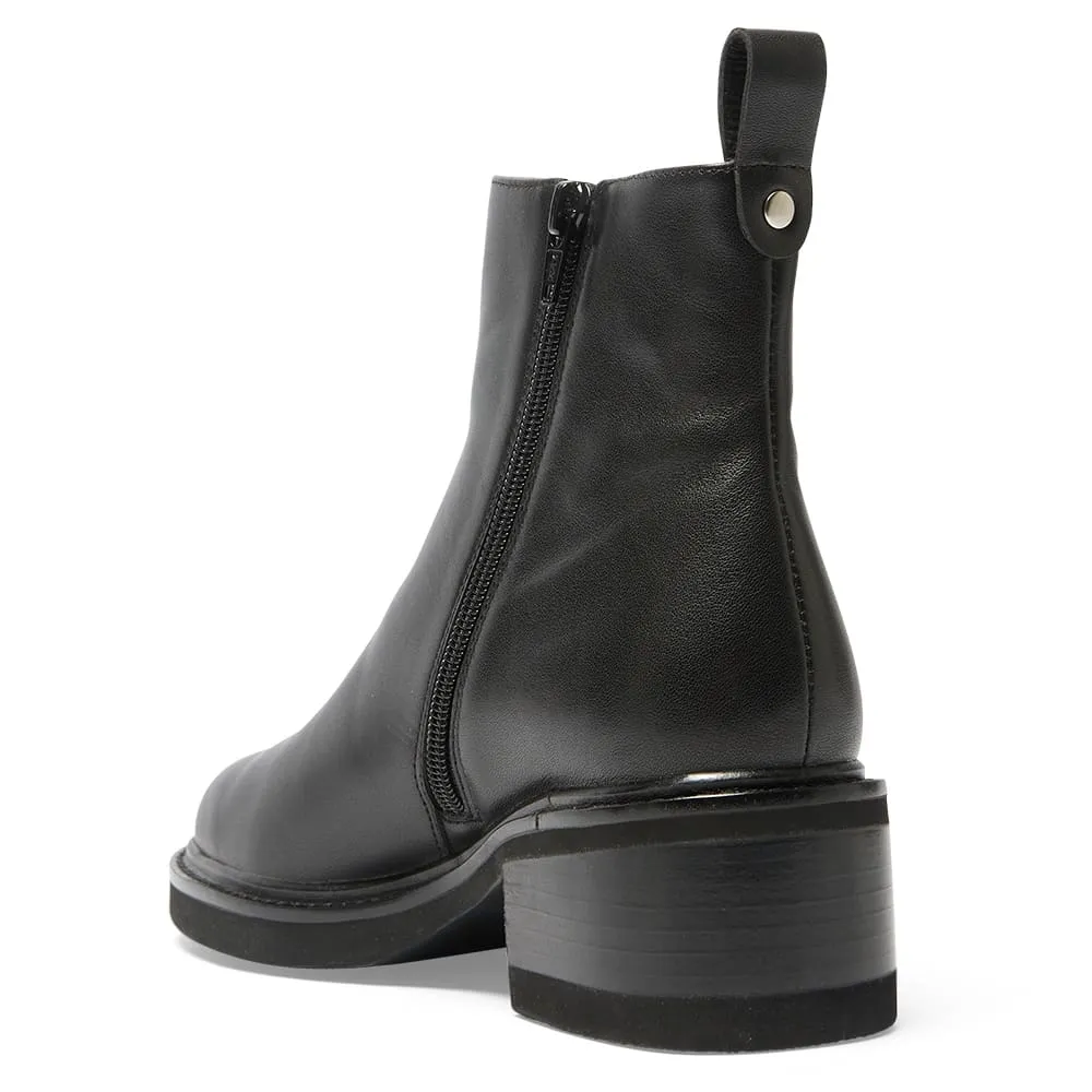 Detroit Boot in Black Leather