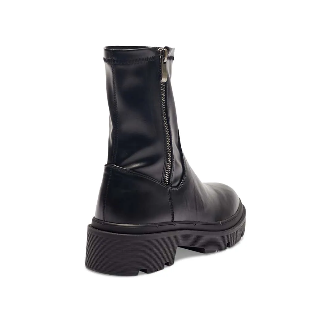 Hank Boot in Black Smooth
