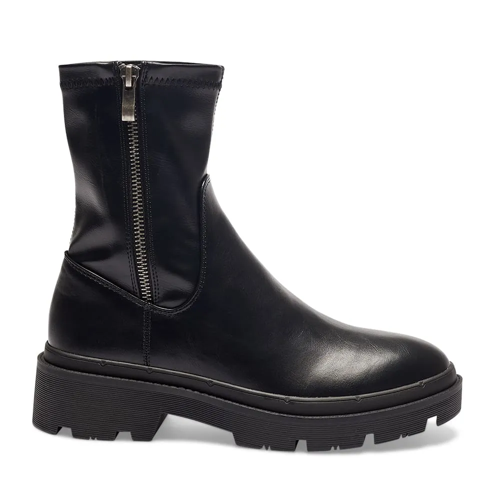 Hank Boot in Black Smooth