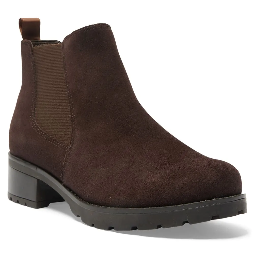Iowa Boot in Chocolate Suede Suede