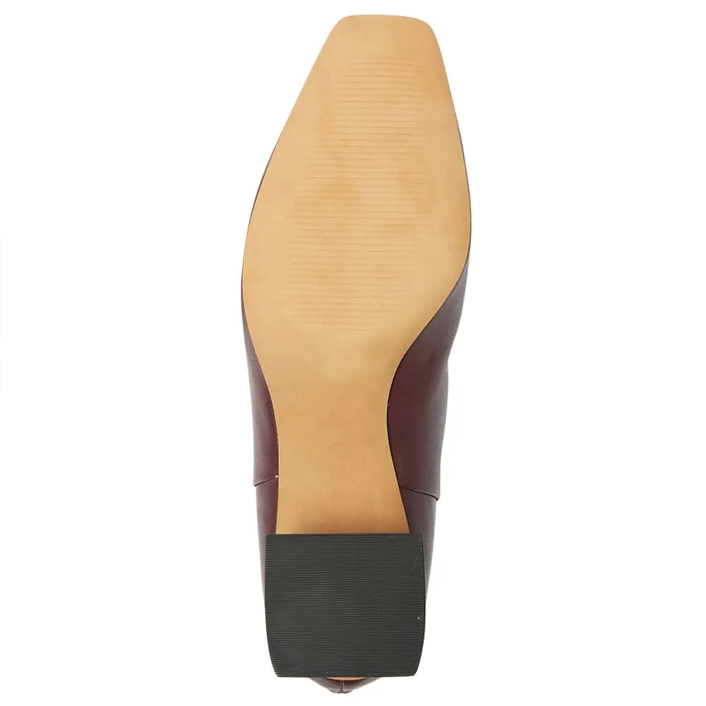 Kade Boot in Burgundy Leather