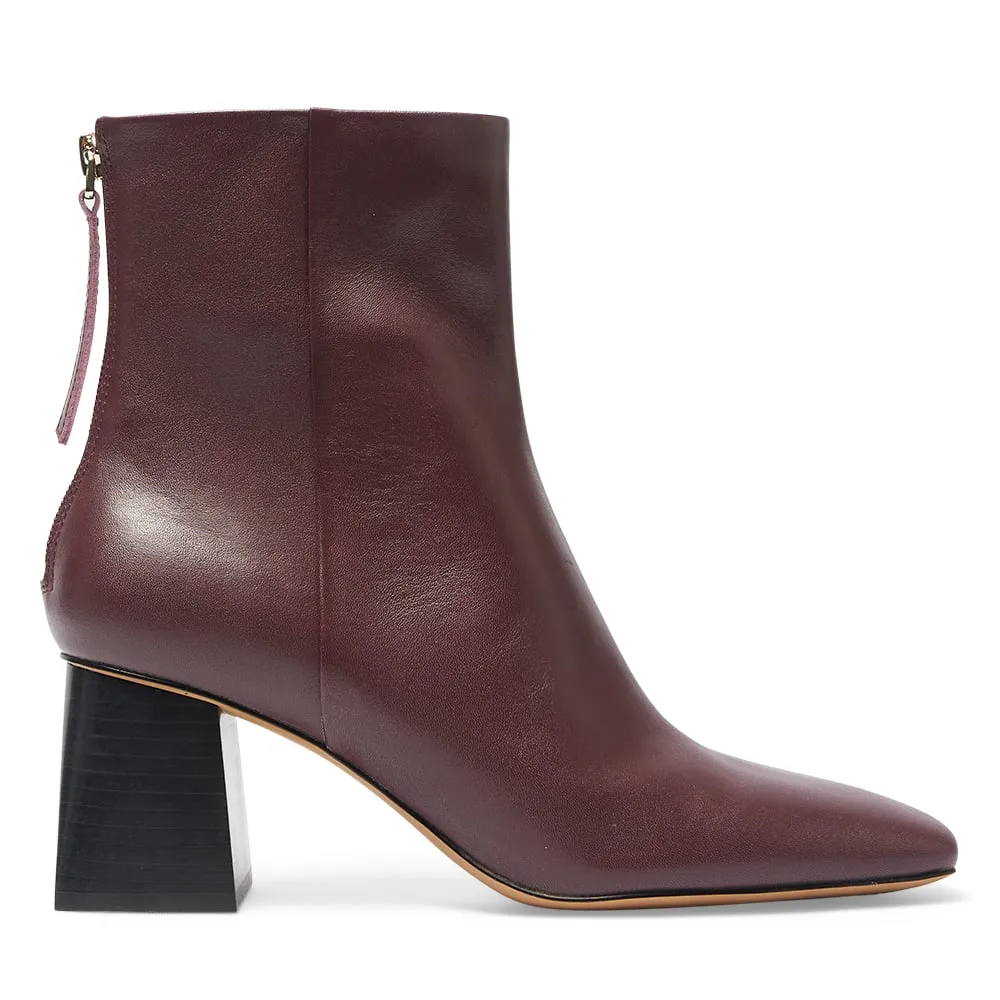 Kade Boot in Burgundy Leather