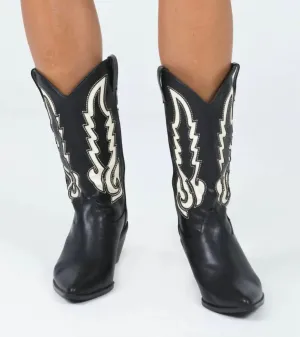 Norva Boots In Black