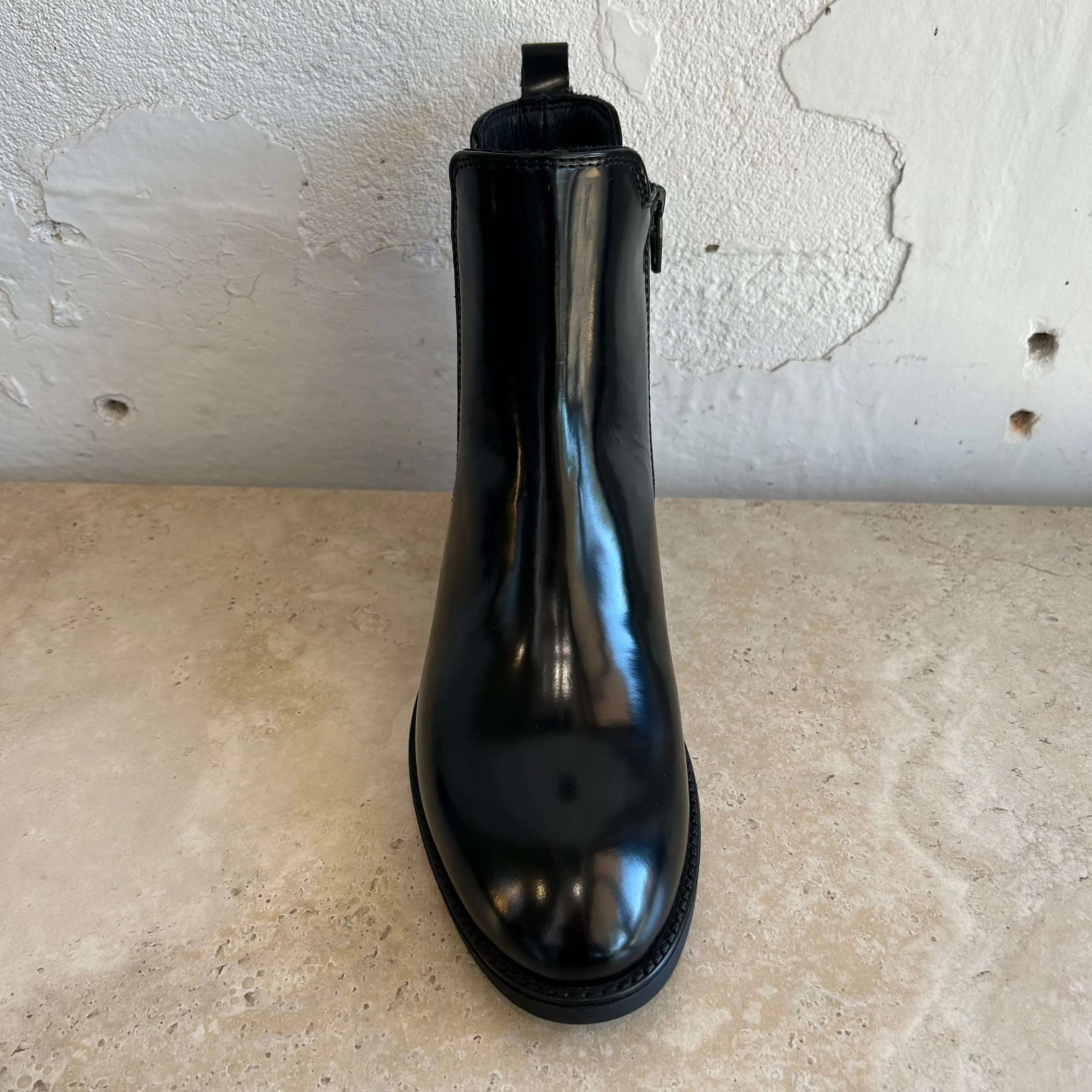 Unisa Barty Black