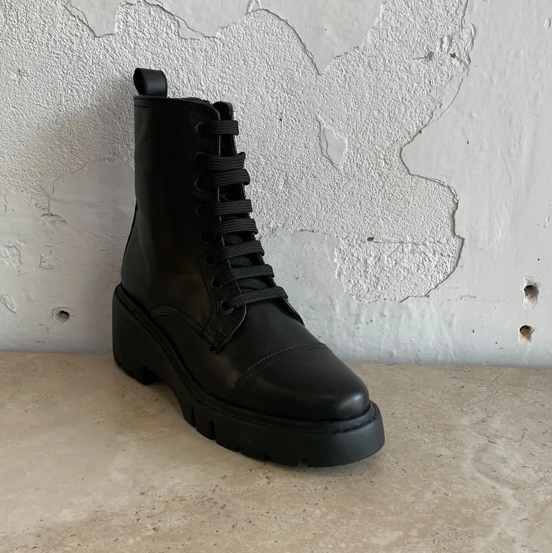 Unisa Juliet Black
