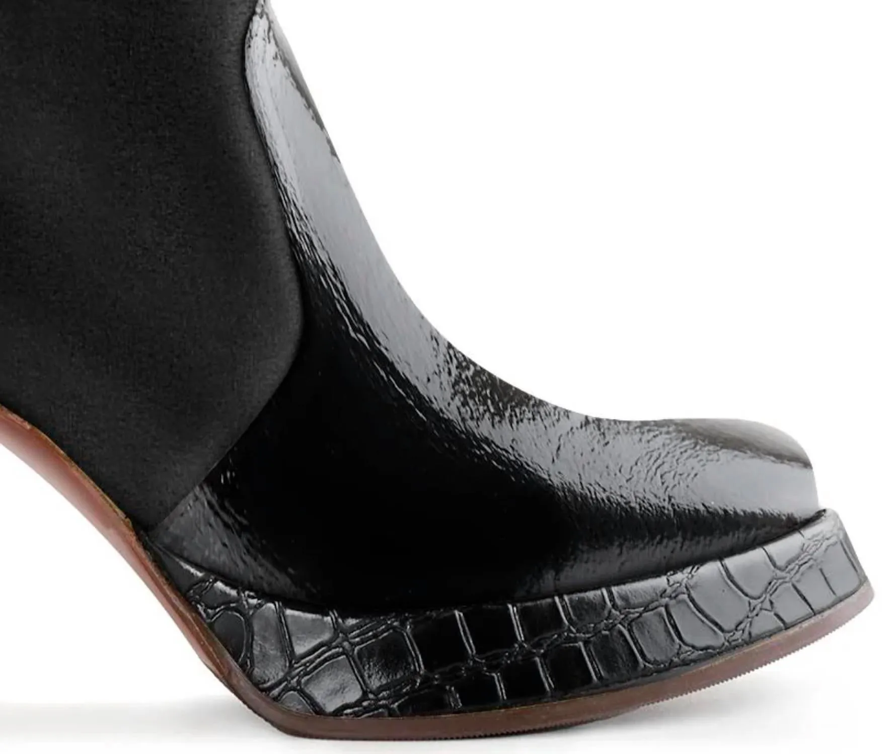 Women Fentu Boot In Black