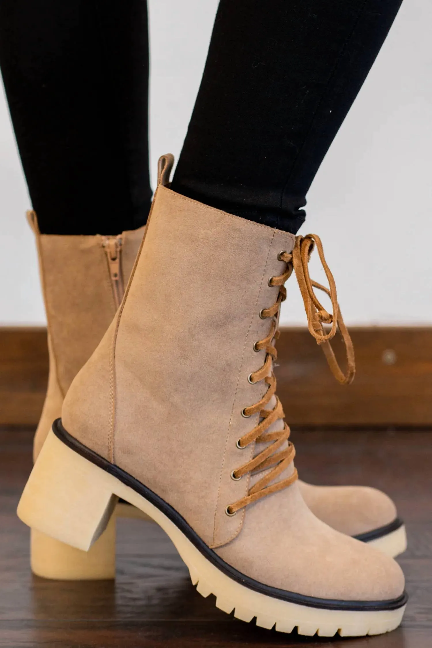 Women's Jamie Boot In Latte