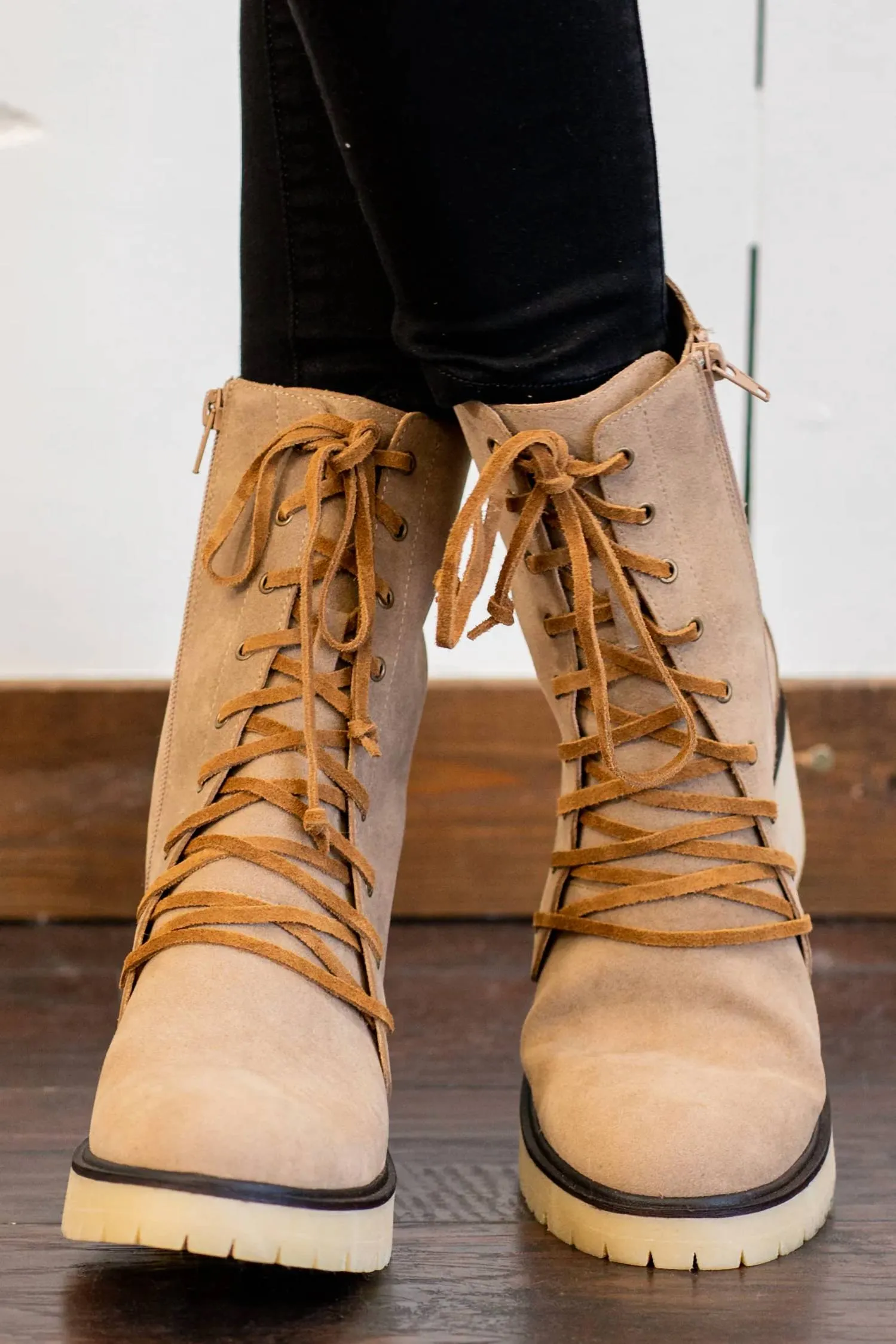 Women's Jamie Boot In Latte