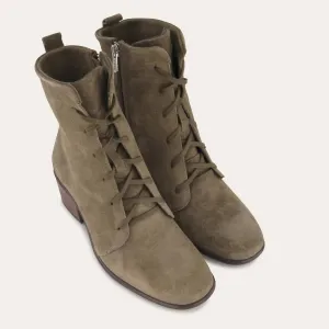 Women's Majesty Lace-Up Boot In Olive Oily