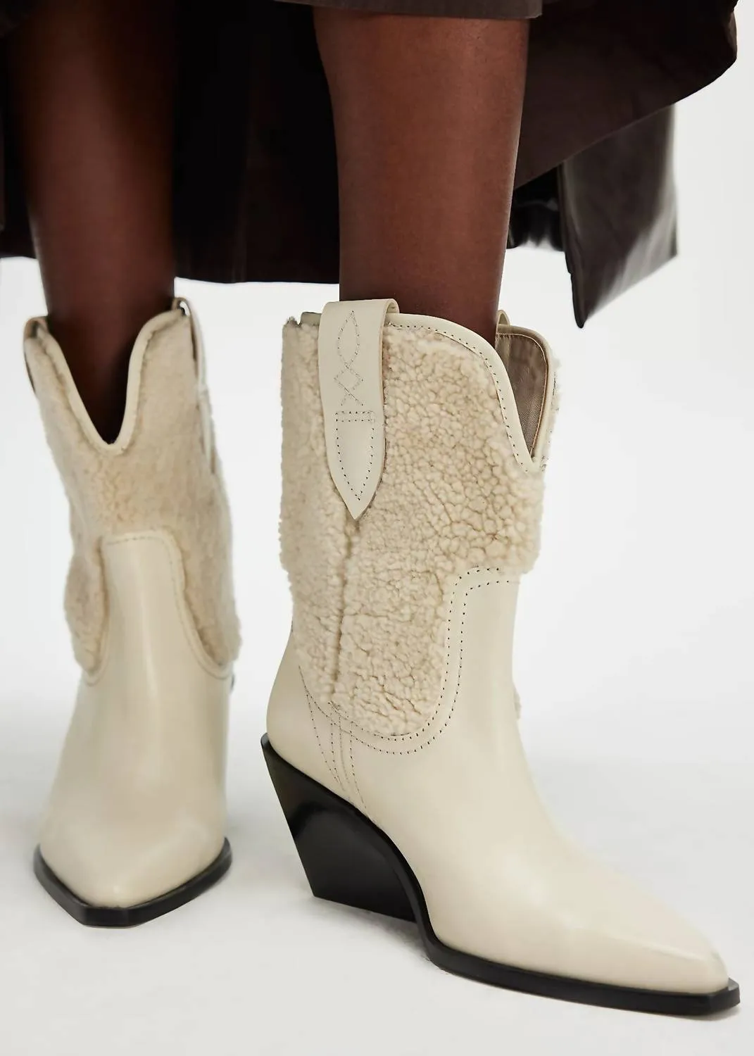 Women's Pitchfork Point Shearling Western Boots In Artic Fox Shearling